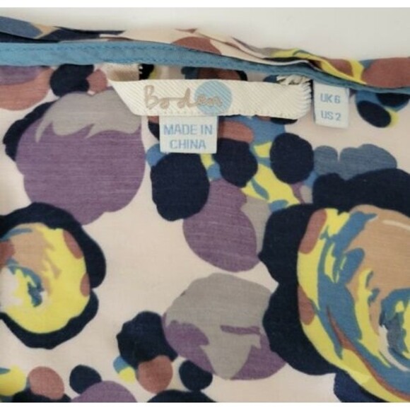 Women's Boden Blouse Size 2 SOFT Floral Cap Sleeve Silky Pleated Short Sleeve - Picture 2 of 8